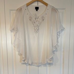 Chic White Embroidered Women's Blouse